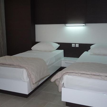 Apartments Good Night Ni Buitenkant foto